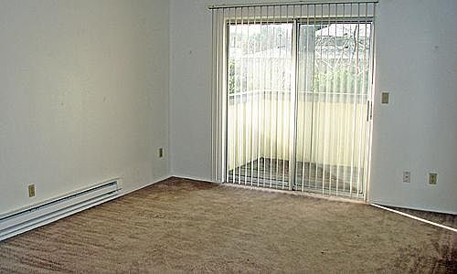 3rd image of 100 Wilmington Dr APT B6