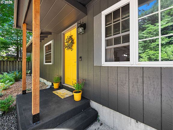 5th image of 69080 E Vine Maple Dr