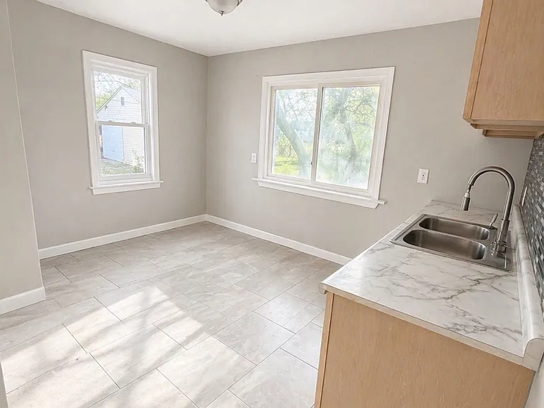 8251 Evergreen Ave — Photo 8
