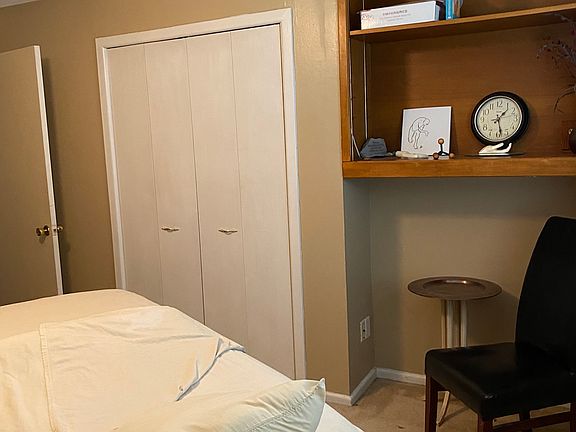 5th image of 2248 Regent Dr