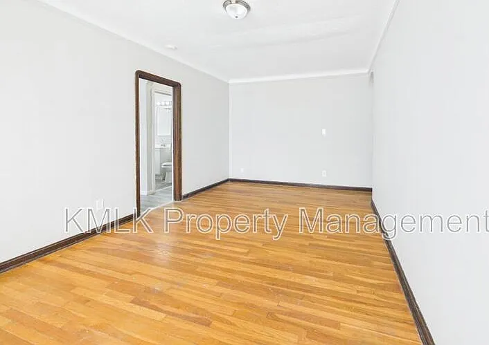 1352 Kenilworth Ave — Photo 12