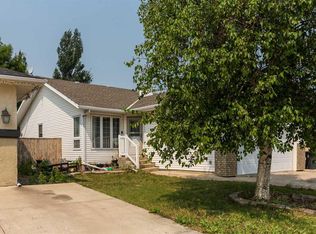14 E Heritage Rd W, Lethbridge, AB T1K6T8