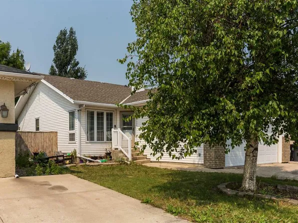 14 E Heritage Rd W, Lethbridge, AB T1K 6T8