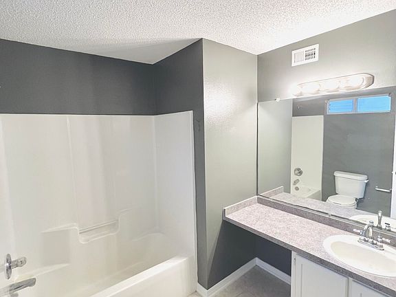 5th image of 451 Bridgewater Court