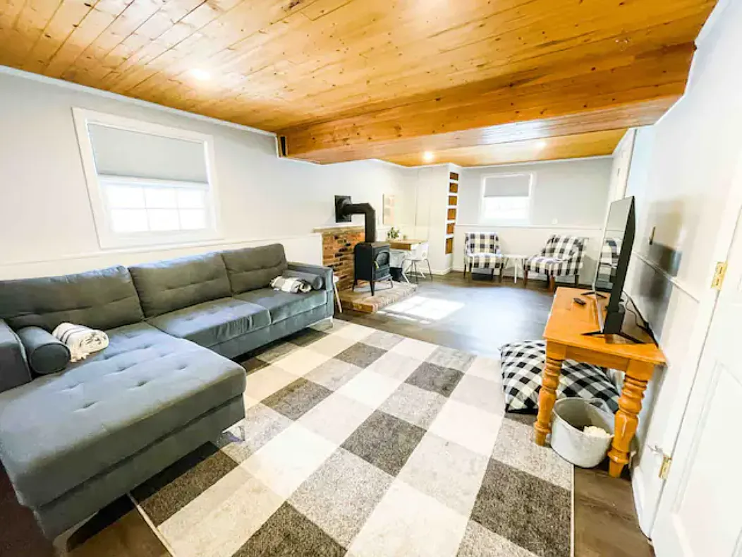3 bed, 1400 sqft, $4,000 — Photo 1