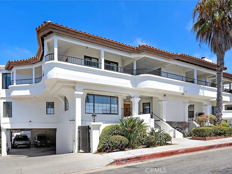 210 Avenida Montalvo — Photo 2