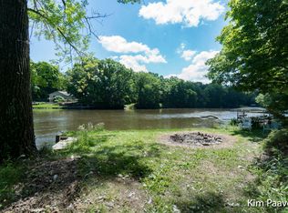 6050 Thornapple River Dr SE, Alto, MI 49302