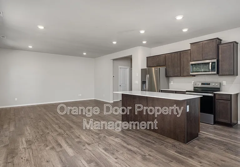 5611 151st Street Ct E — Photo 4