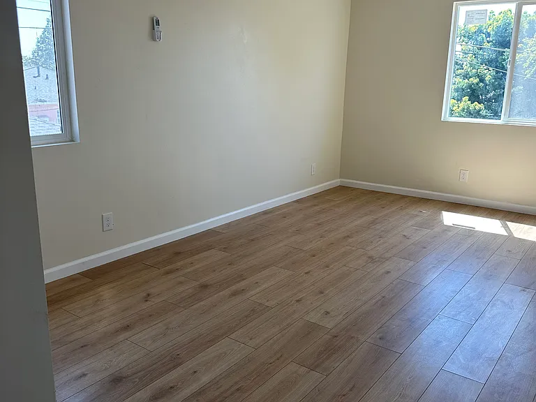 8426 Ramsgate Ave — Photo 6