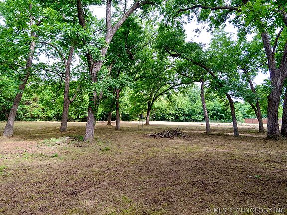 5th image of 2718 Camden Ct