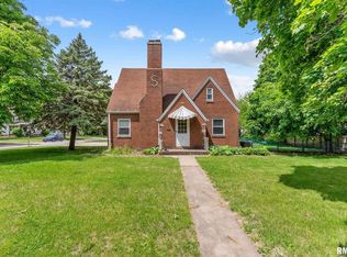 101 N Ridge St, Cambridge, IL 61238