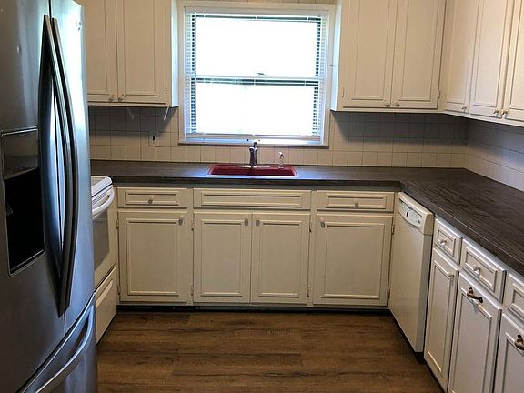 5th image of 1202 Price Dr