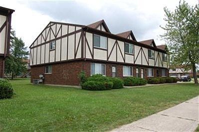 1st image of 3877-3883 W 73rd Ct