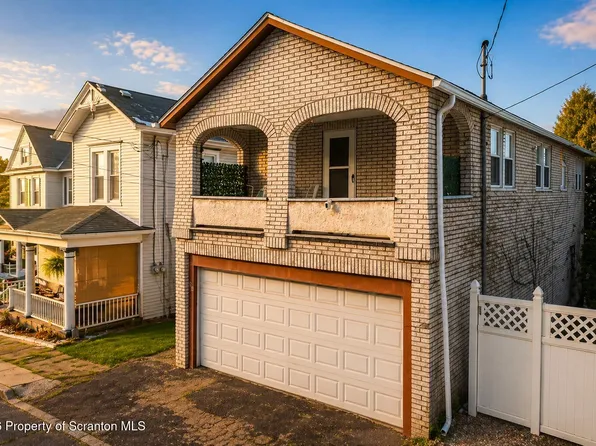 83 Spring St, Carbondale, PA 18407