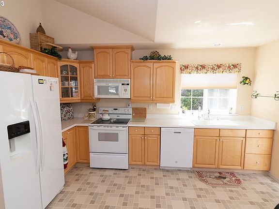 4th image of 43 Spyglass Ln