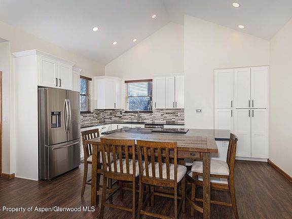 5th image of 1247 Stoney Ridge Dr