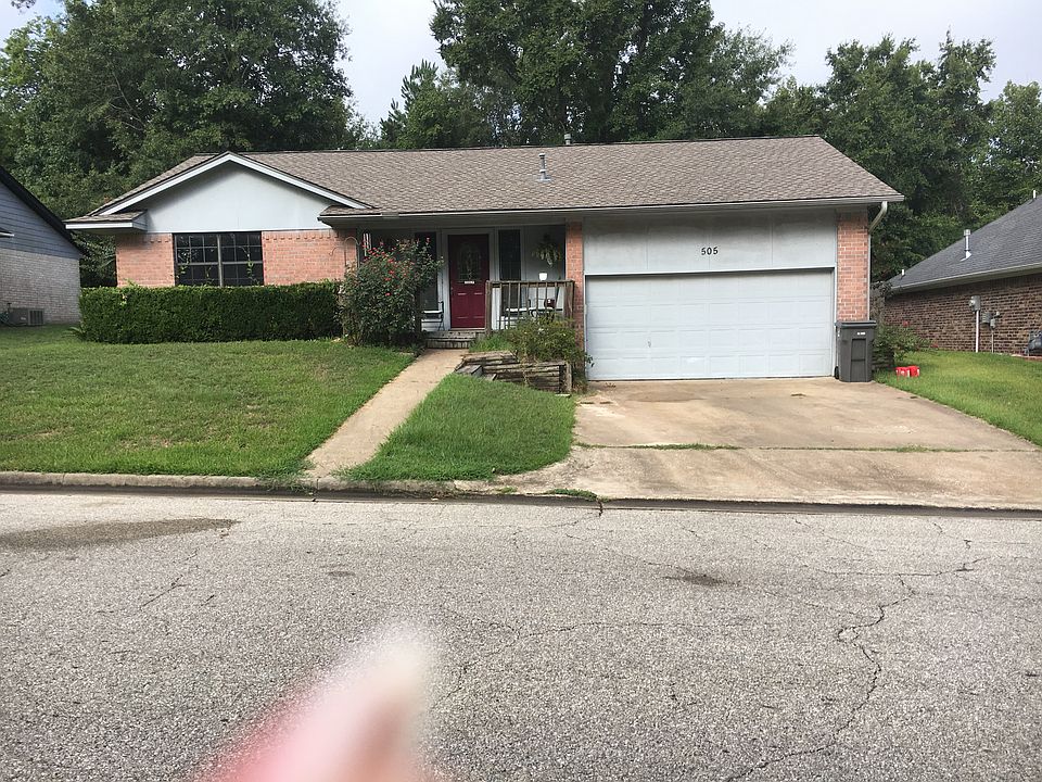 1st image of 505 Hickory Hill Dr