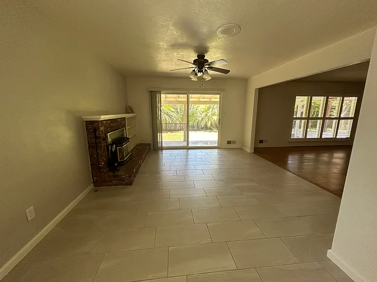 357 Birchwood Ct — Photo 24
