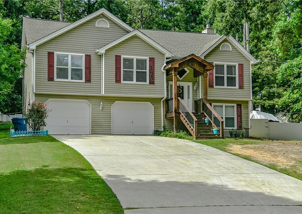 1st image of 2190 Castle Royale Dr