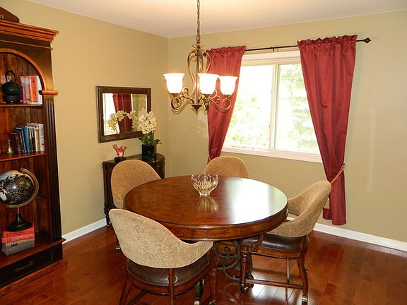 5th image of 4537 Thornbark Dr