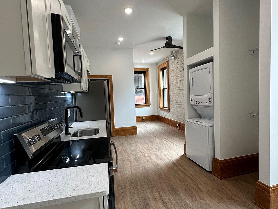 1st image of 18 Mulberry St #8