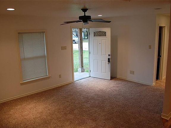5th image of 11312 Iris Dr