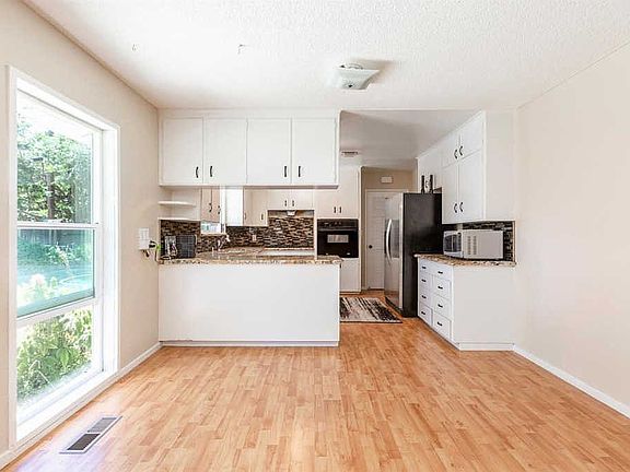 4th image of 4712 N Delno Ave