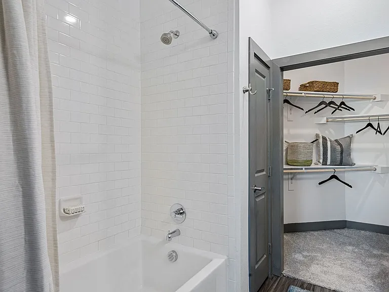 Large garden soaking tub and walk-in closet
