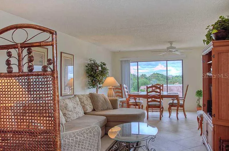 2 bed, 1161 sqft, $6,000 — Photo 3