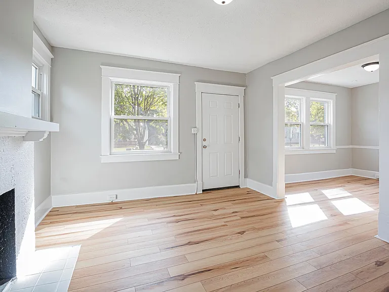 486 Sumatra Ave — Photo 13