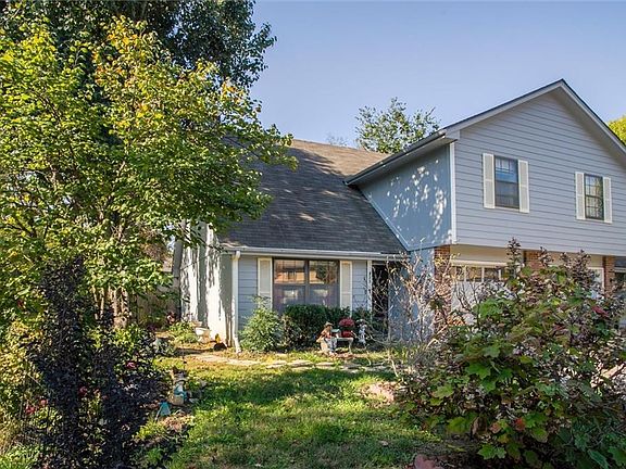 5th image of 233 NW Waterwheel Ct