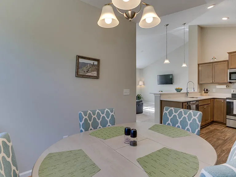 1104 Union Pacific Way — Photo 12
