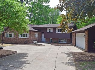 29260 Ashwood Dr, Wickliffe, OH 44092