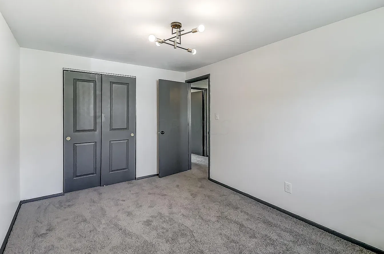 4 bed, 1344 sqft, $2,000 — Photo 3