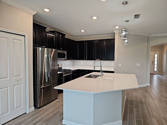 4th image of 3918 Pickering Ct