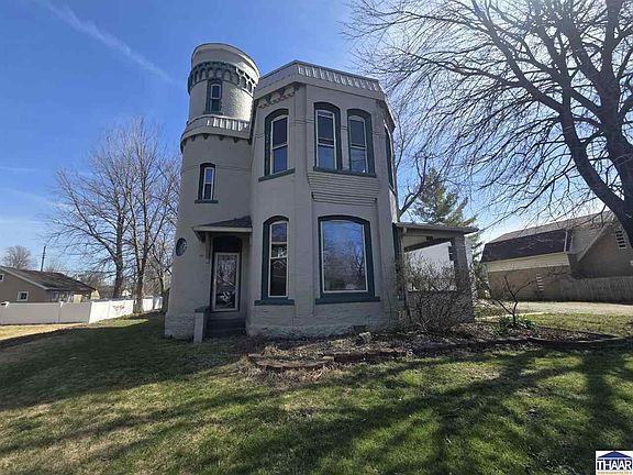 2nd image of 214 N Maple St