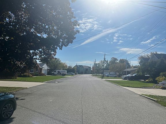 5th image of 1262 Brambles Dr
