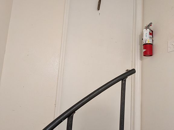 2nd image of 5426 Crafts St