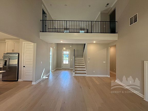 5th image of 205 Valleyview Ln