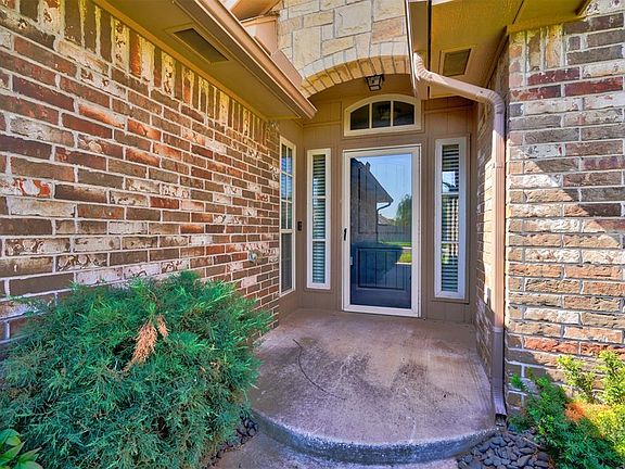3rd image of 12629 Smithfield Ln