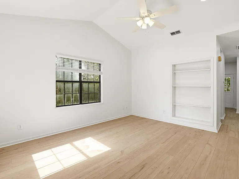 912 Marys Dr #C — Photo 2