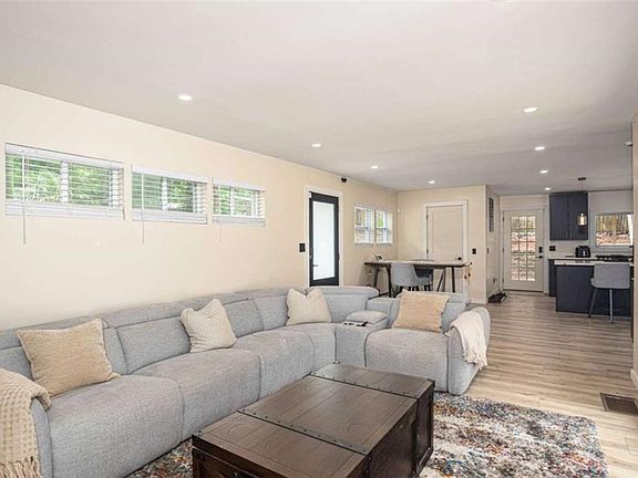 4th image of 2781 Rollingwood Ln