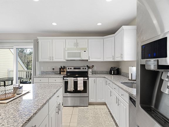 2nd image of 35 Collins St Unit 88