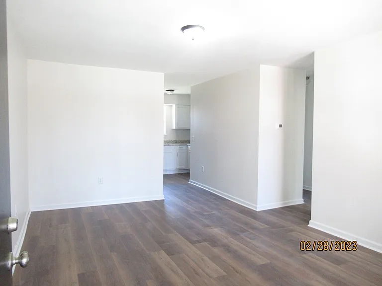 251 Rast St #L8 — Photo 3