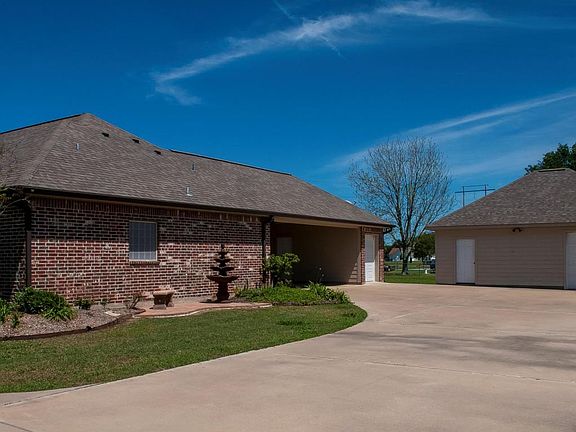 3rd image of 120 Becky Dr