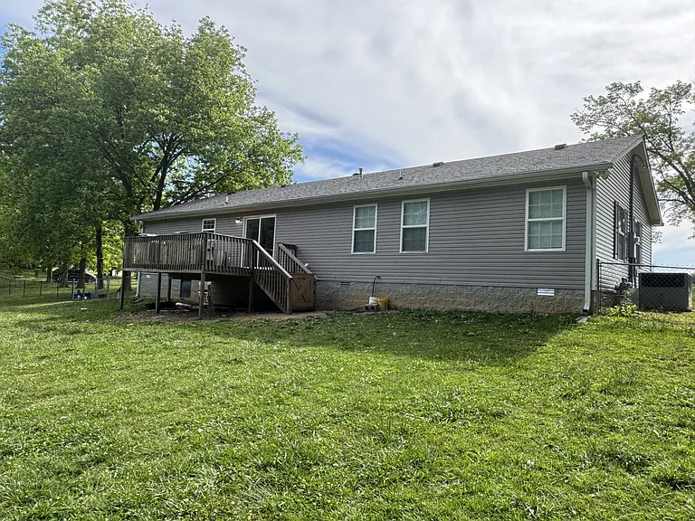 105 Larkins Dr — Photo 36