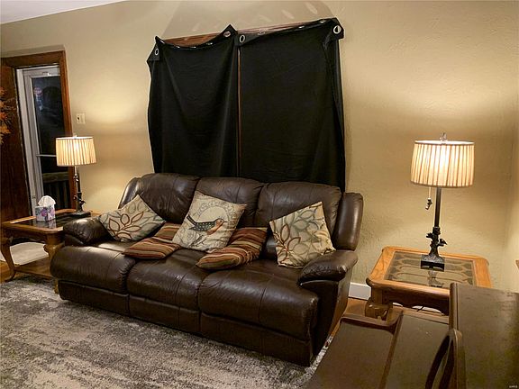 3rd image of 756 Riverview Dr