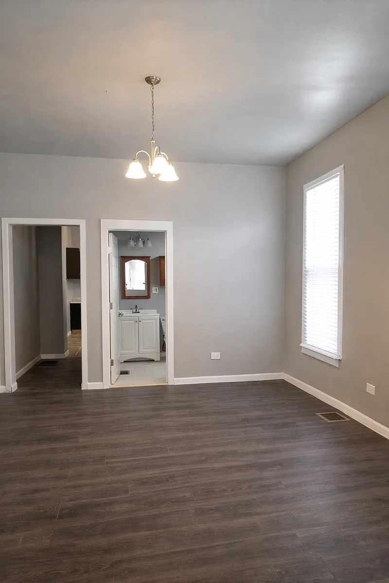 Building Photo - 5327 S Princeton Ave #1
