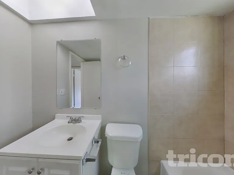 1438 Peach Spring Dr — Photo 11