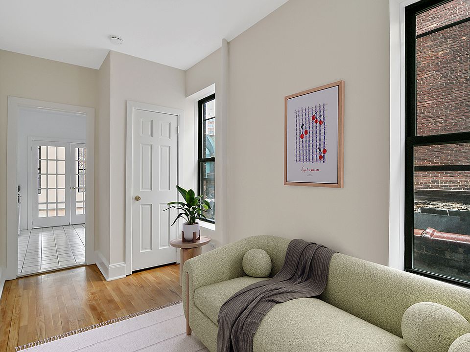 1st image of 17 Greenwich Ave APT 1